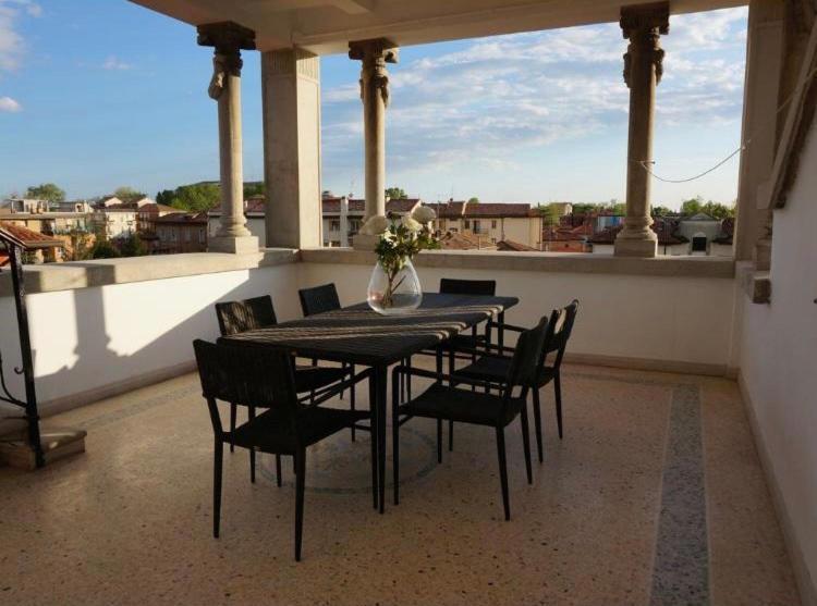 Stylish Penthouse In Venice Lido, 10 Minutes From Saint Marks Square *